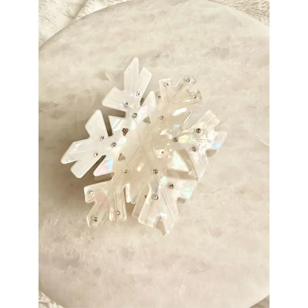 White Iradecent snowflake hair claw with rhinestone ￼